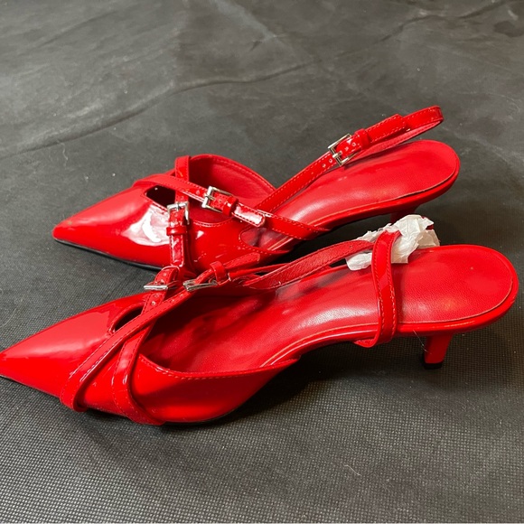Elegant Red Women's Heels - Picture 4 of 7
